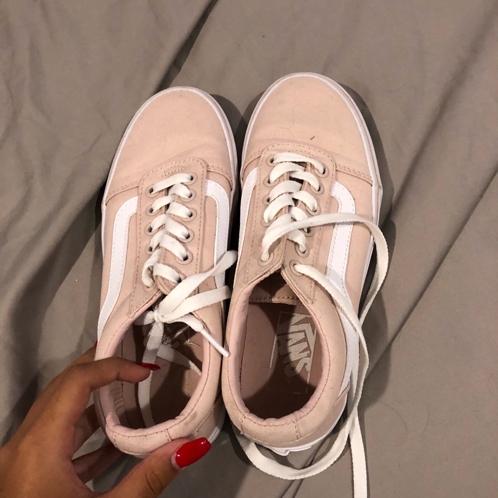 women’s old skool vans! size 6!